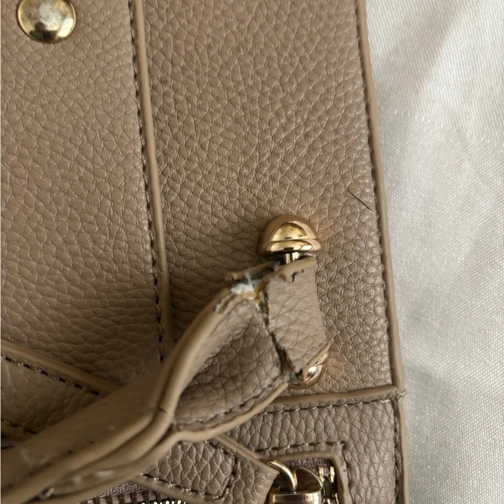 Elegant Tan Handbag